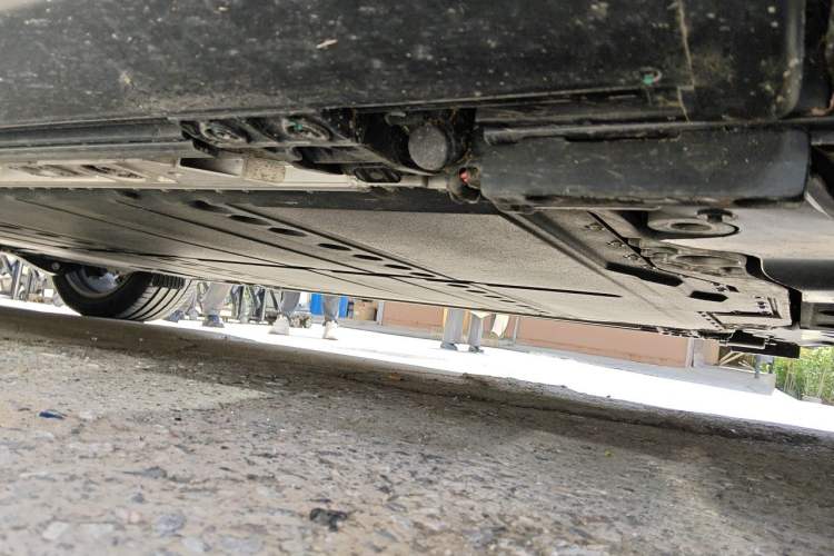 Used ONVO Luxeed L90 2025 Model—Ultra Six-Seater Version Chassis Front Right