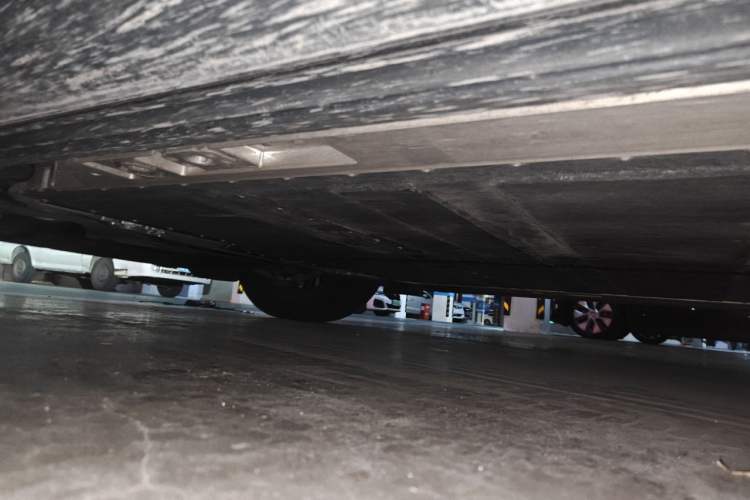 Used ONVO Luxeed L90 2025 Model—Max Six-Seater Version Chassis Front Right