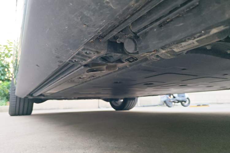 Used ONVO Luxeed L90 2025 Model—Max Six-Seater Version Chassis Front Right