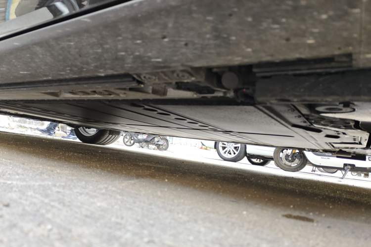 Used ONVO Luxeed L90 2025 Model—Max Seven-Seater Version Chassis Front Right