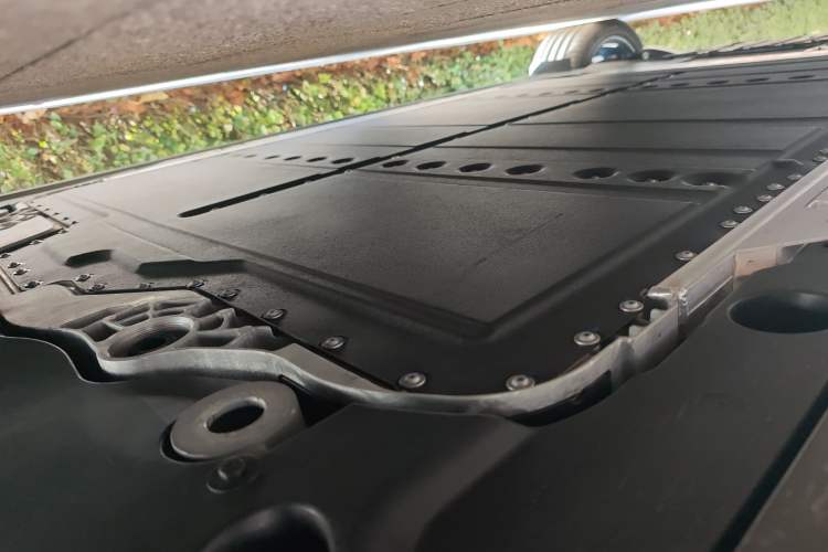 Used ONVO Luxeed L90 2025 Model—Ultra Six-Seater Version Chassis Front Right