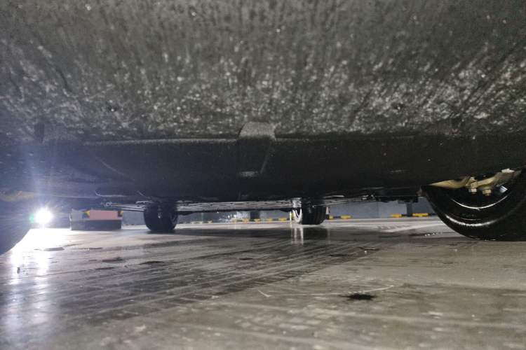 Used ONVO Luxeed L90 2025 Model—Max Six-Seater Version Chassis Front
