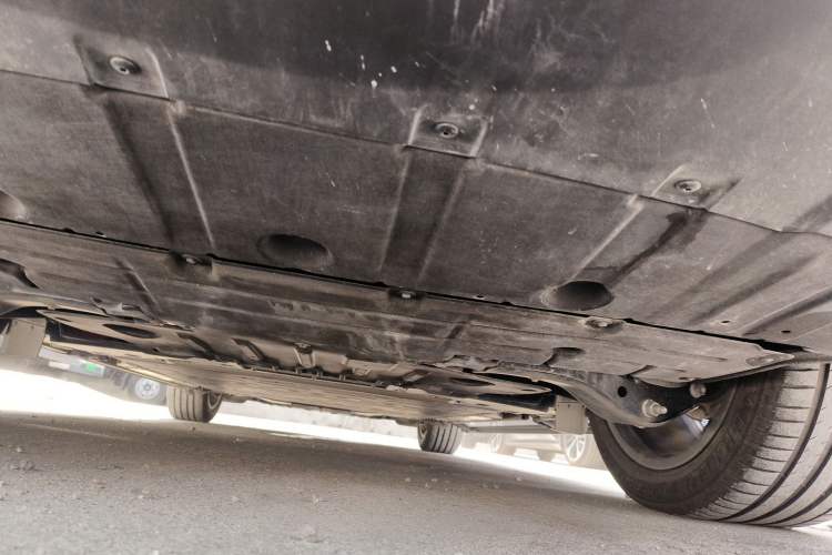 Used ONVO Luxeed L90 2025 Model—Ultra Six-Seater Version Chassis Rear