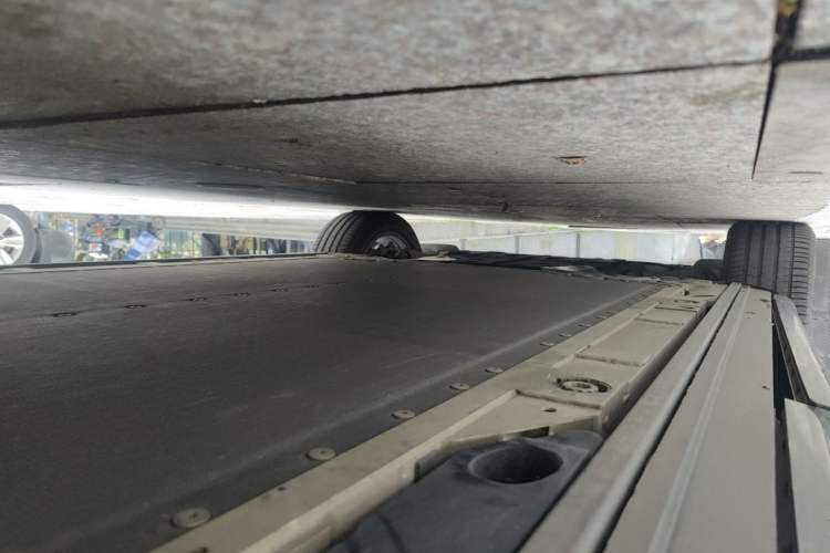 Used ONVO Luxeed L90 2025 Model—Max Six-Seater Version Chassis Rear Left