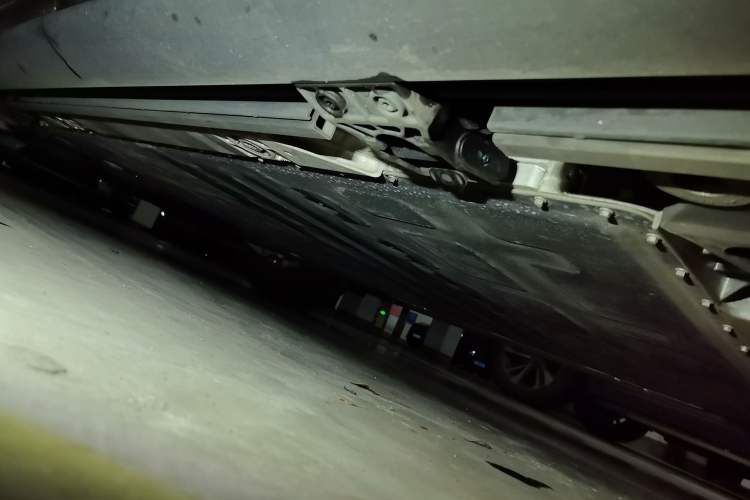 Used ONVO Luxeed L90 2025 Model—Max Six-Seater Version Chassis Rear Left