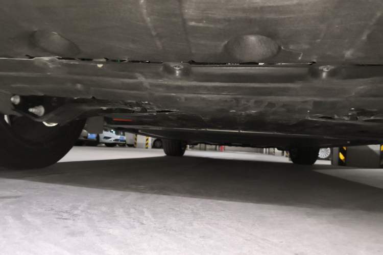 Used ONVO Luxeed L90 2025 Model—Pro Six-Seater Version Chassis Rear