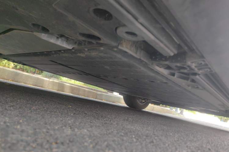 Used ONVO Luxeed L90 2025 Model—Max Six-Seater Version Chassis Rear Right