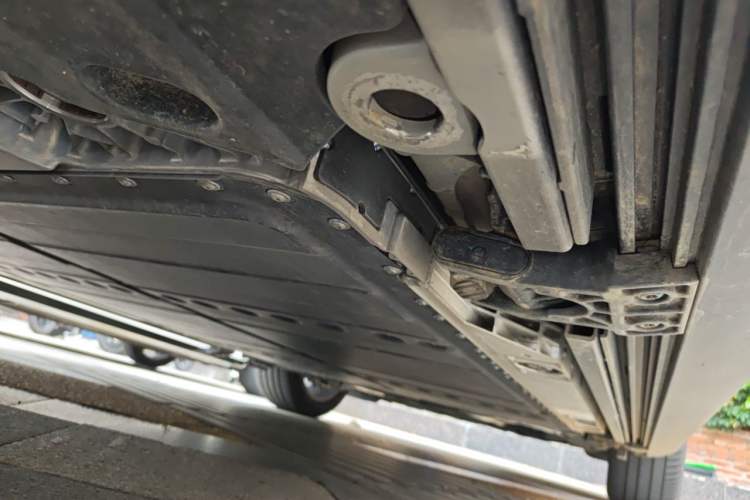 Used ONVO Luxeed L90 2025 Model—Max Six-Seater Version Chassis Rear Right