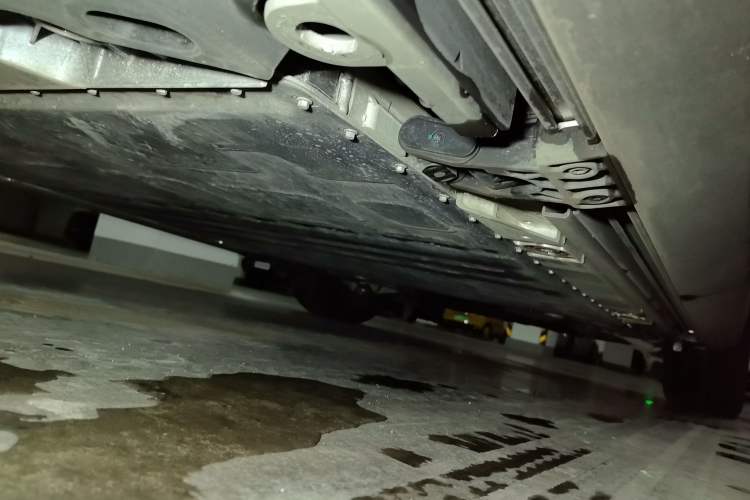 Used ONVO Luxeed L90 2025 Model—Max Six-Seater Version Chassis Rear Right