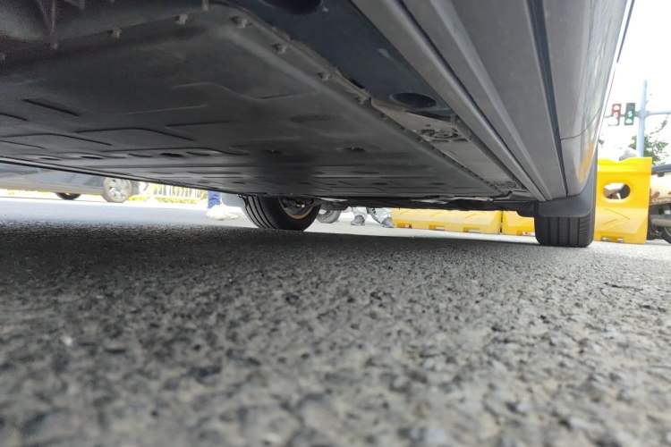 Used ONVO Luxeed L90 2025 Model—Max Six-Seater Version Chassis Rear Right