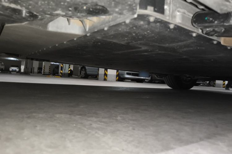 Used ONVO Luxeed L90 2025 Model—Pro Six-Seater Version Chassis Rear Right