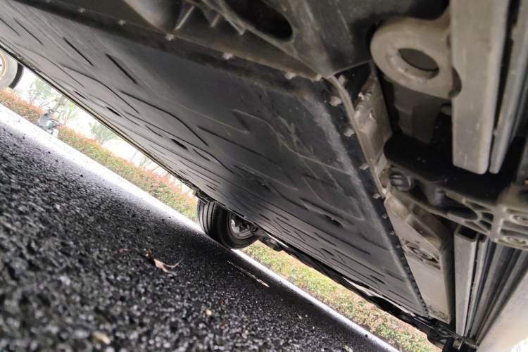Used ONVO Luxeed L90 2025 Model—Max Six-Seater Version Chassis Rear Right