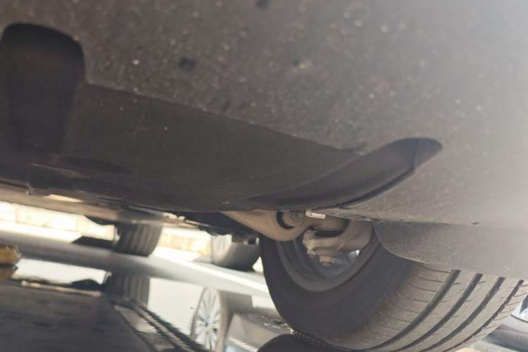 Used ONVO Luxeed L90 2025 Model—Black Knight Special Edition—Six-Seater Chassis Rear Right