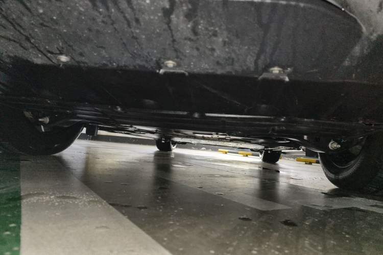 Used ONVO Luxeed L90 2025 Model—Max Six-Seater Version Chassis Rear