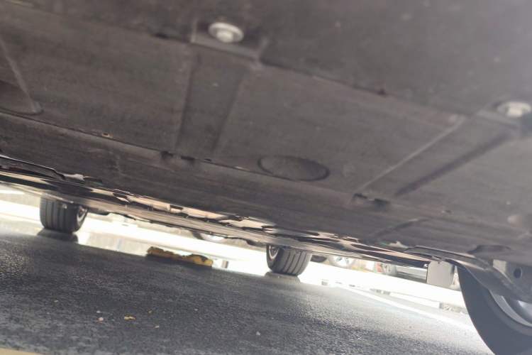 Used ONVO Luxeed L90 2025 Model—Black Knight Special Edition—Six-Seater Chassis Rear