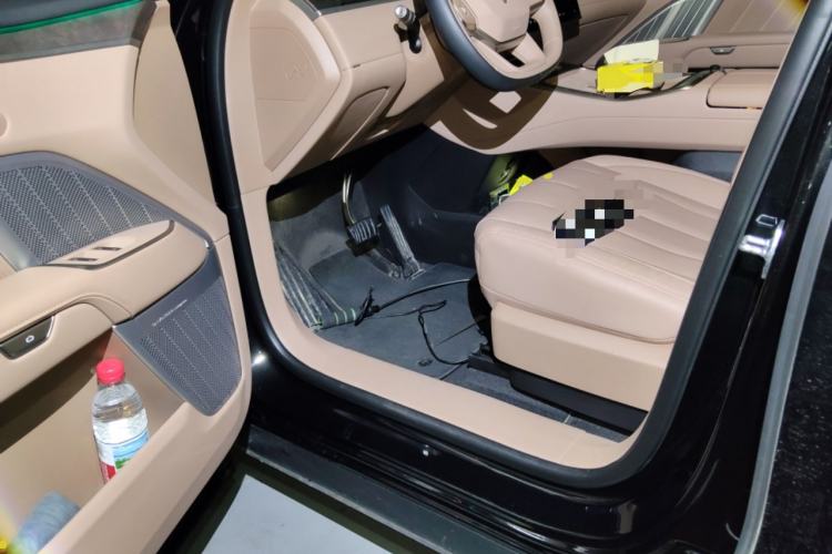 Used ONVO Luxeed L90 2025 Model—Ultra Six-Seater Version Driver Seat