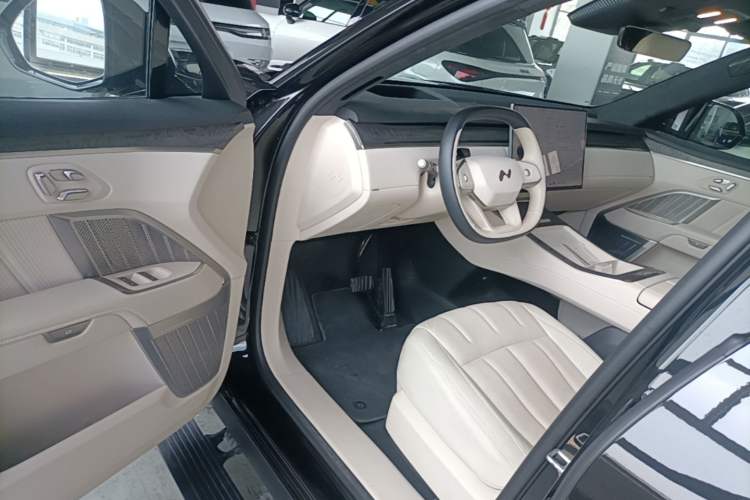 Used ONVO Luxeed L90 2025 Model—Ultra Six-Seater Version Driver Seat