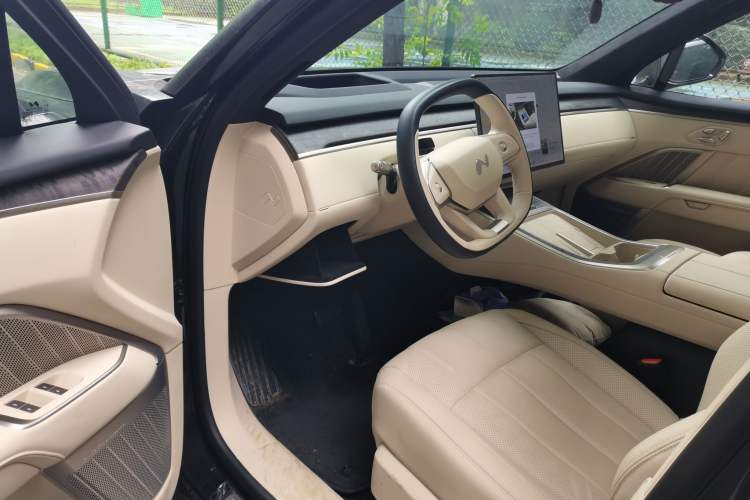 Used ONVO Luxeed L90 2025 Model—Max Six-Seater Version Driver Seat