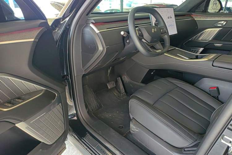 Used ONVO Luxeed L90 2025 Model—Max Six-Seater Version Driver Seat