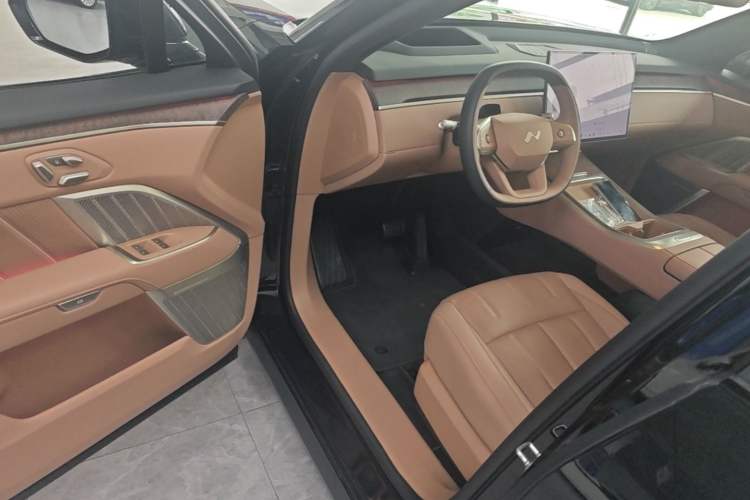Used ONVO Luxeed L90 2025 Model—Max Six-Seater Version Driver Seat