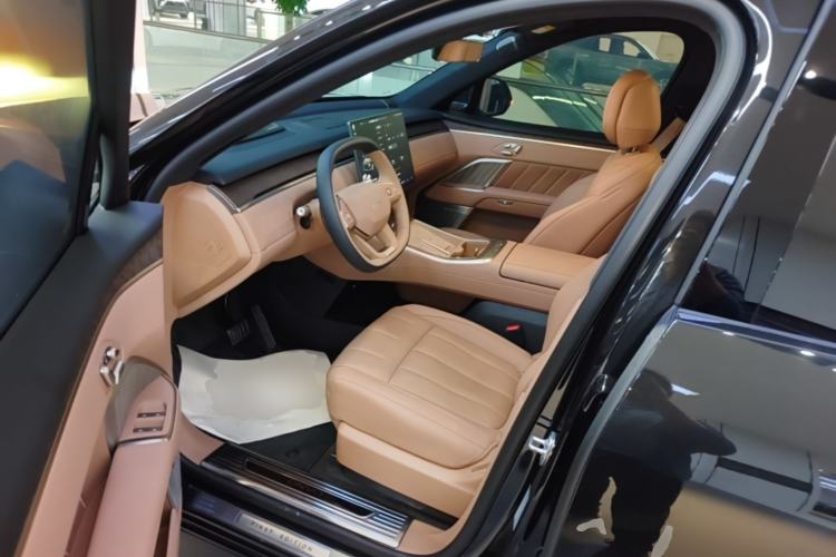 Used ONVO Luxeed L90 2025 Model—Max Six-Seater Version Driver Seat