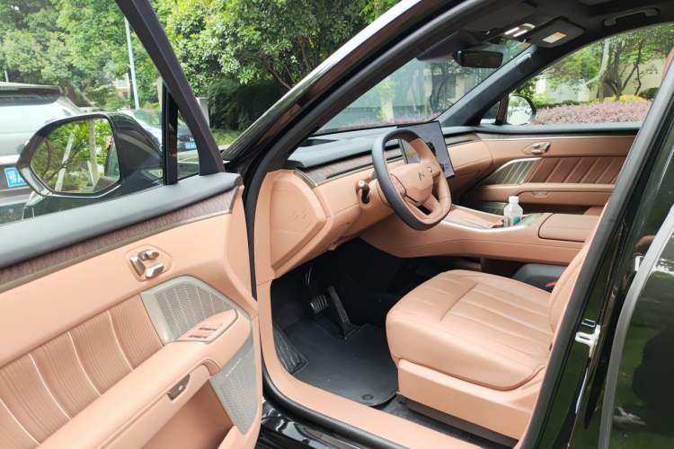 Used ONVO Luxeed L90 2025 Model—Max Seven-Seater Version Driver Seat