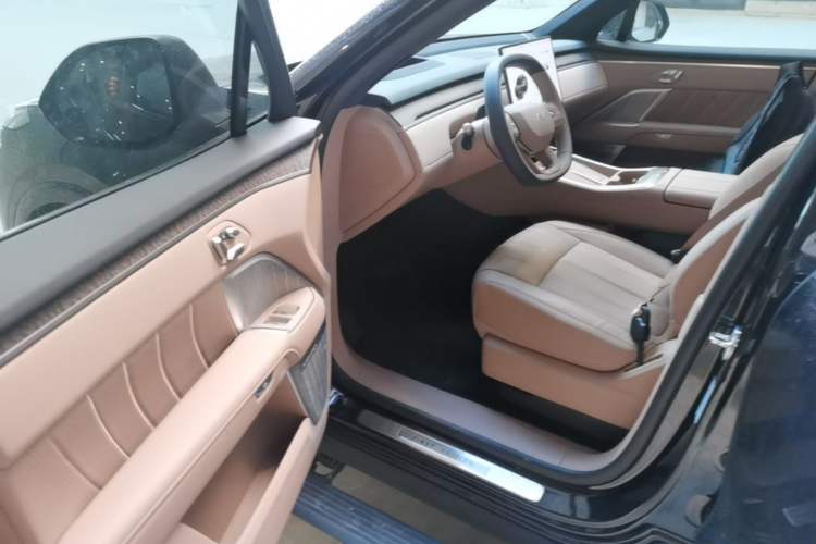 Used ONVO Luxeed L90 2025 Model—Ultra Six-Seater Version Driver Seat