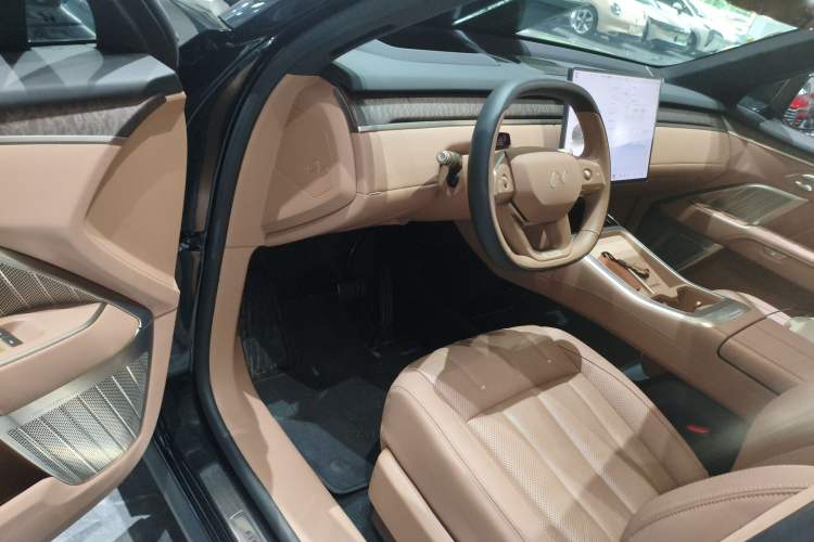 Used ONVO Luxeed L90 2025 Model—Max Six-Seater Version Driver Seat