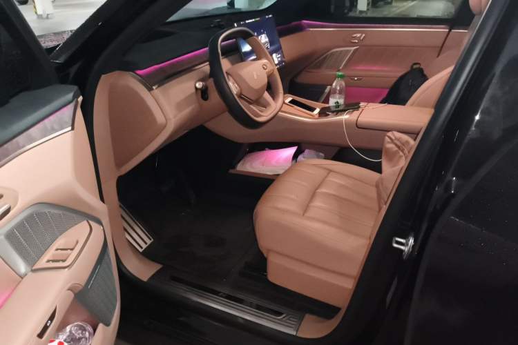 Used ONVO Luxeed L90 2025 Model—Max Six-Seater Version Driver Seat