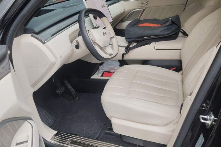 Used ONVO Luxeed L90 2025 Model—Pro Six-Seater Version Driver Seat
