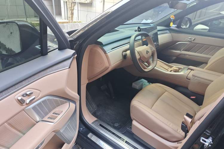 Used ONVO Luxeed L90 2025 Model—Ultra Six-Seater Version Driver Seat