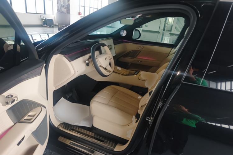 Used ONVO Luxeed L90 2025 Model—Max Six-Seater Version Driver Seat
