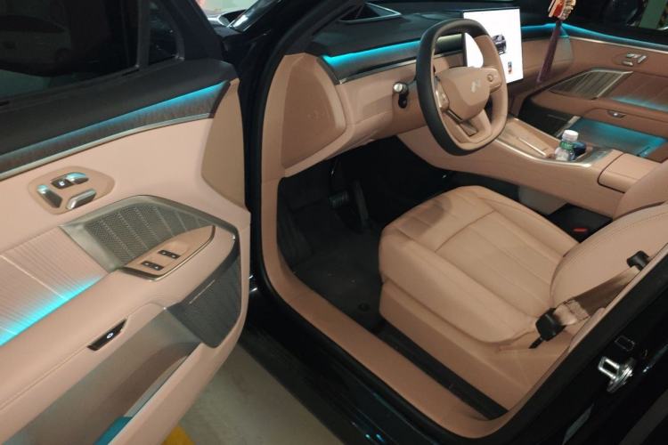 Used ONVO Luxeed L90 2025 Model—Max Six-Seater Version Driver Seat