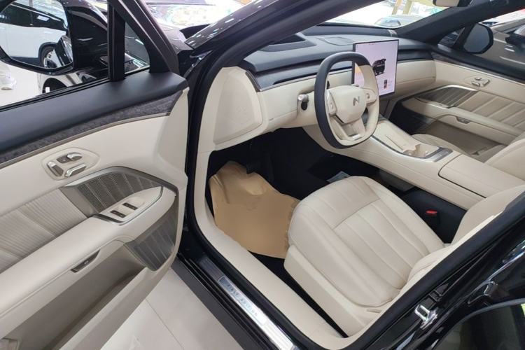 Used ONVO Luxeed L90 2025 Model—Max Six-Seater Version Driver Seat