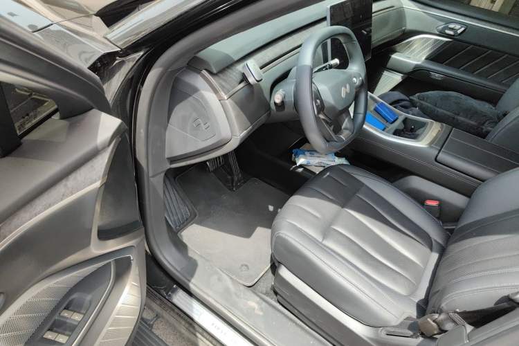 Used ONVO Luxeed L90 2025 Model—Ultra Six-Seater Version Driver Seat