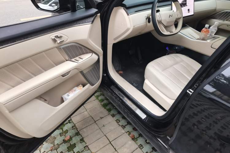 Used ONVO Luxeed L90 2025 Model—Max Six-Seater Version Driver Seat