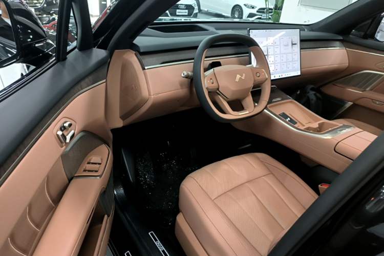 Used ONVO Luxeed L90 2025 Model—Ultra Six-Seater Version Driver Seat