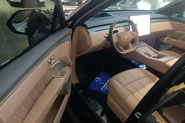 Used ONVO Luxeed L90 2025 Model—Black Knight Special Edition—Six-Seater Driver Seat