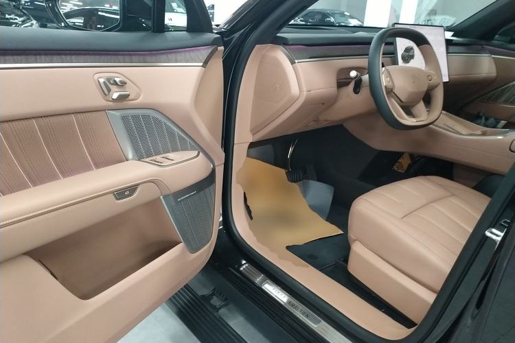 Used ONVO Luxeed L90 2025 Model—Ultra Six-Seater Version Driver Seat