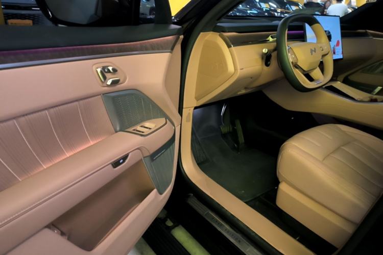 Used ONVO Luxeed L90 2025 Model—Max Six-Seater Version Driver Seat