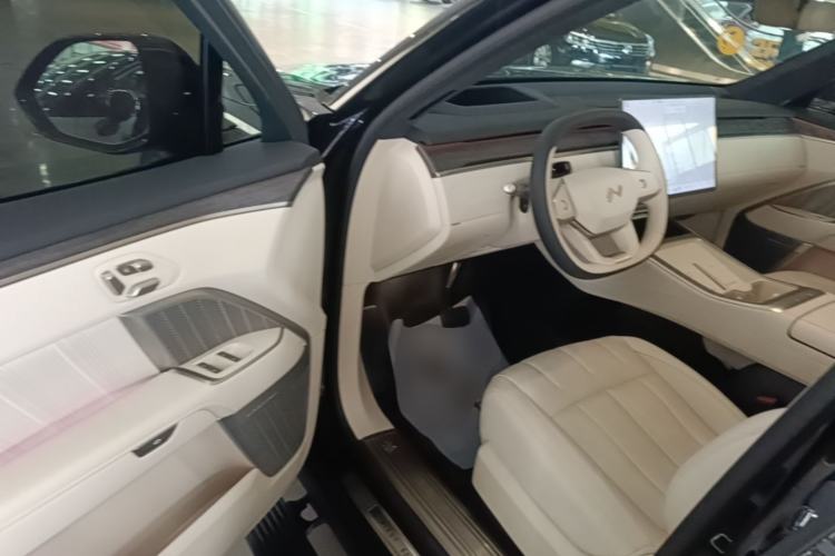 Used ONVO Luxeed L90 2025 Model—Ultra Six-Seater Version Driver Seat