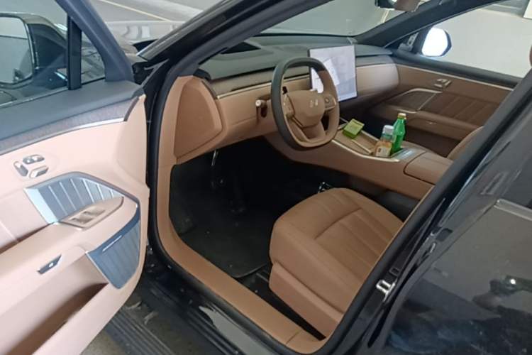 Used ONVO Luxeed L90 2025 Model—Ultra Six-Seater Version Driver Seat