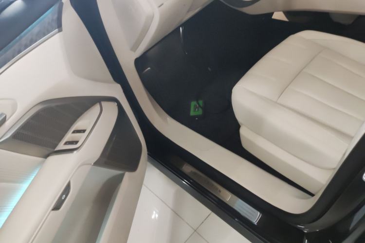 Used ONVO Luxeed L90 2025 Model—Max Six-Seater Version Driver Seat