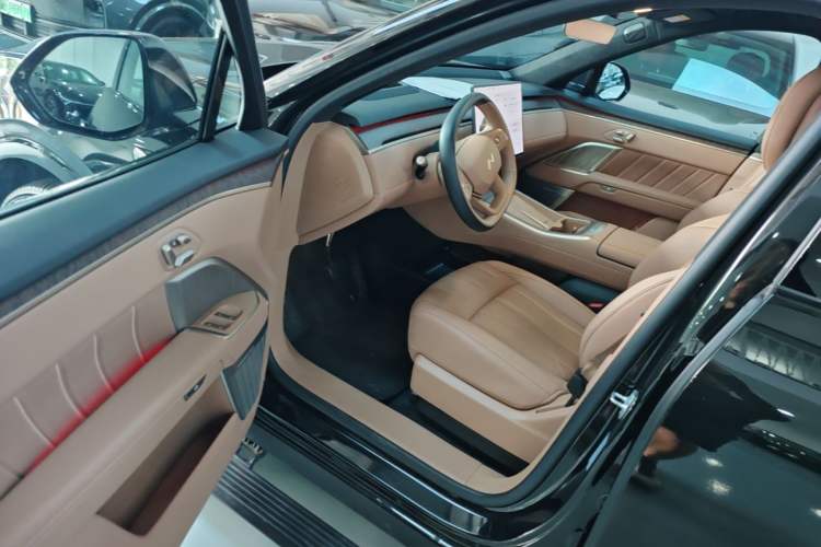 Used ONVO Luxeed L90 2025 Model—Max Six-Seater Version Driver Seat