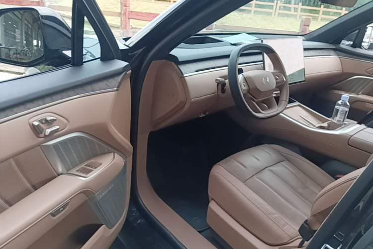 Used ONVO Luxeed L90 2025 Model—Ultra Six-Seater Version Driver Seat