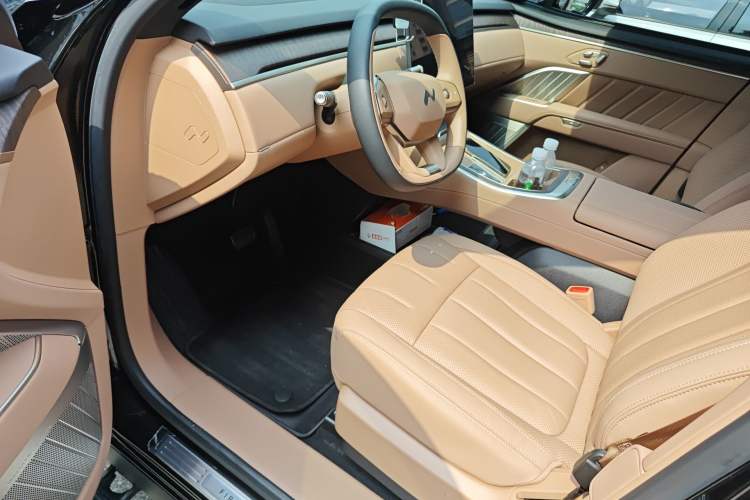 Used ONVO Luxeed L90 2025 Model—Ultra Six-Seater Version Driver Seat