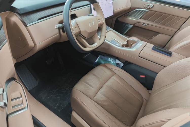 Used ONVO Luxeed L90 2025 Model—Max Six-Seater Version Driver Seat