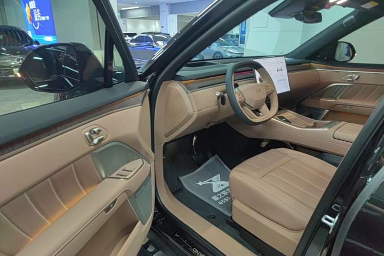 Used ONVO Luxeed L90 2025 Model—Ultra Six-Seater Version Driver Seat