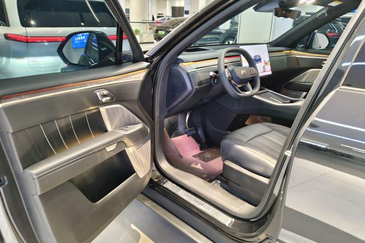 Used ONVO Luxeed L90 2025 Model—Ultra Six-Seater Version Driver Seat