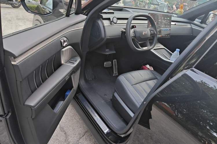 Used ONVO Luxeed L90 2025 Model—Max Six-Seater Version Driver Seat